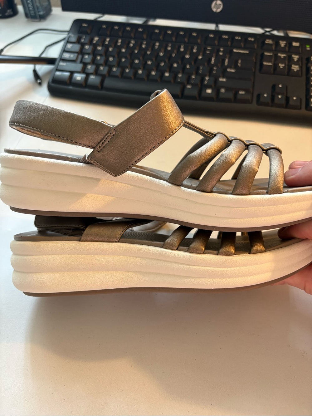 Clarks Cloudsteppers Women's Metallic Taupe Strappy Sandals - Picture 3 of 4